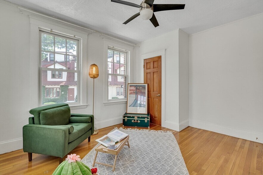 Building Photo - 130 Sutherland Rd