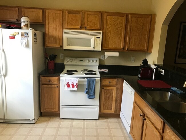 Building Photo - 2224 Winthrop Chase Dr