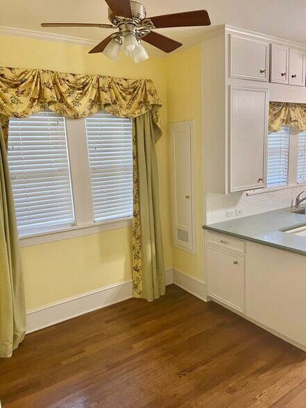 Building Photo - 654 Linden St