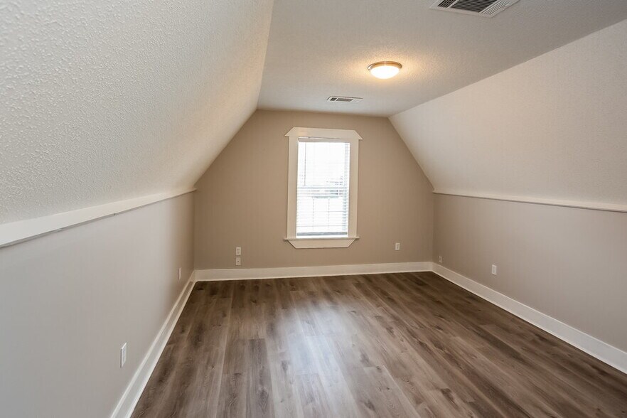 Building Photo - 1626 Brentwood Trce