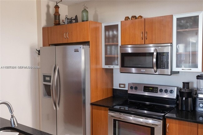 Building Photo - 2775 NE 187th St