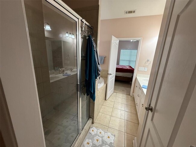 Building Photo - 9832 Helmsley Cir