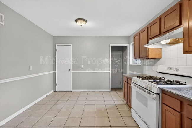 Building Photo - 1455 Redman Blvd