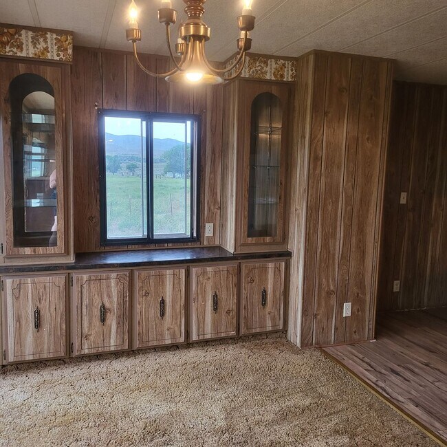 Building Photo - 2 Bedroom With a Great View