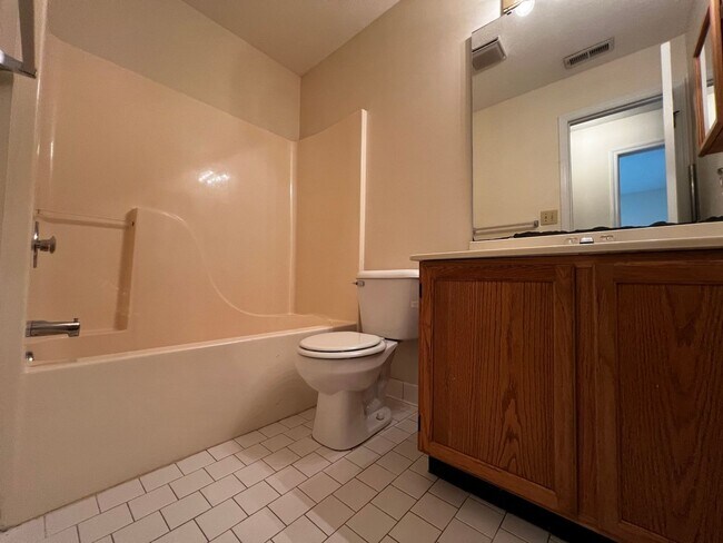 Building Photo - 1031 Ancestry Dr