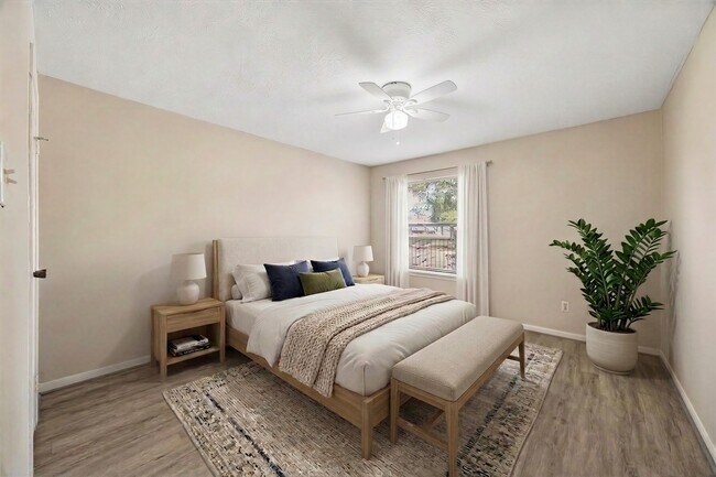 Building Photo - 12755 Mill Ridge Dr