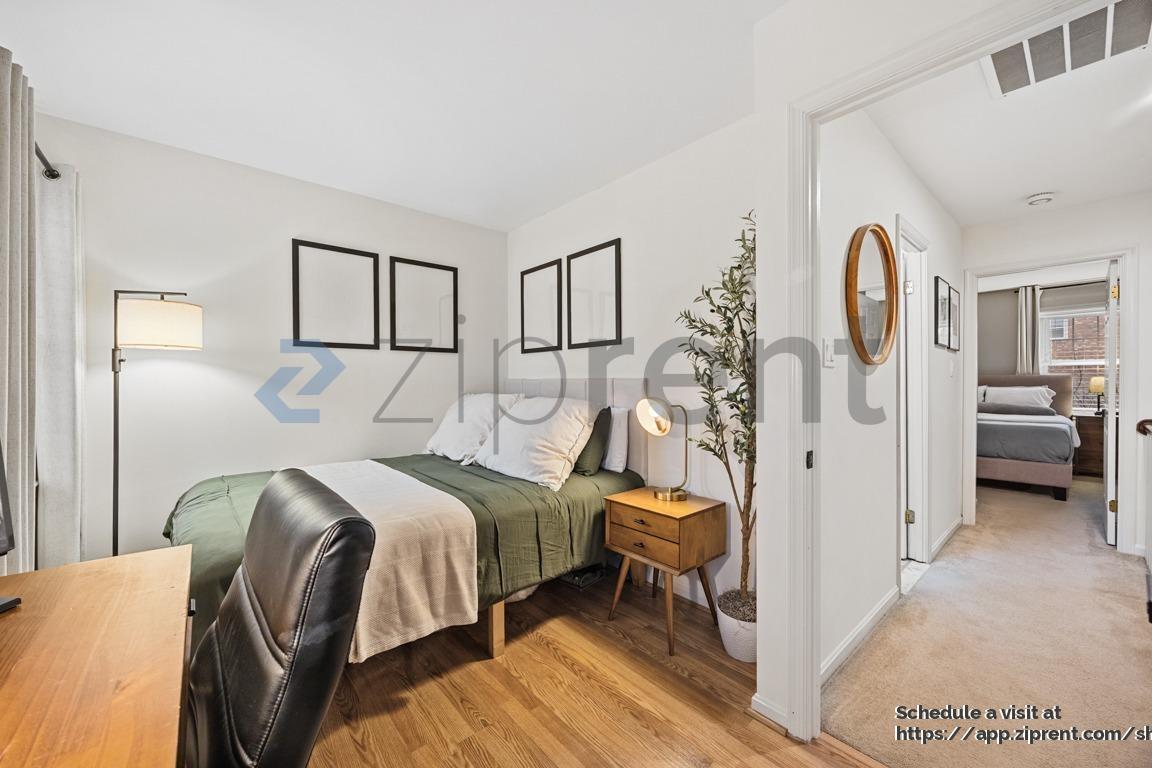 Building Photo - 1183 N Vernon St