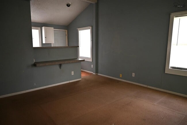 Building Photo - 1633 Hamlin Ave