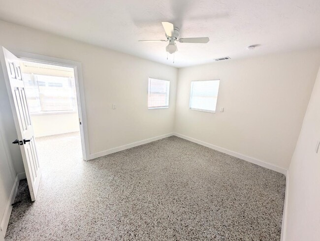 Building Photo - 124 146th Ave E