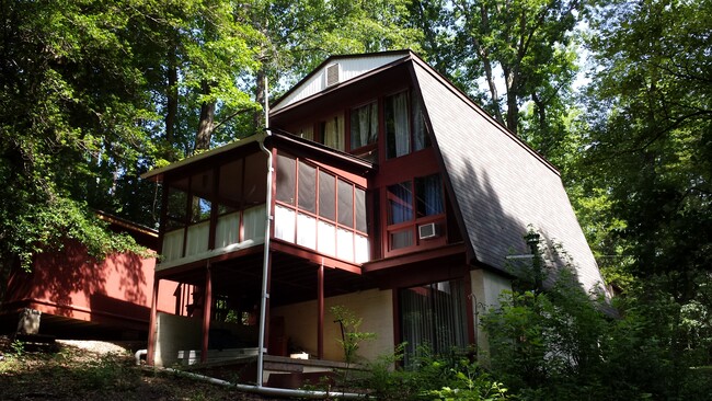 Building Photo - 66 Queens Way