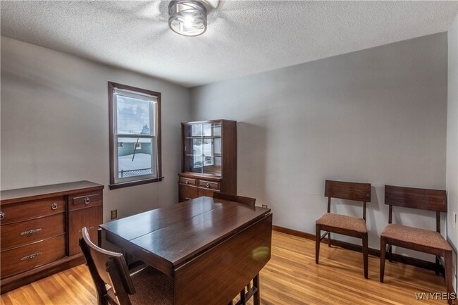 Building Photo - 194 Boncroft Dr