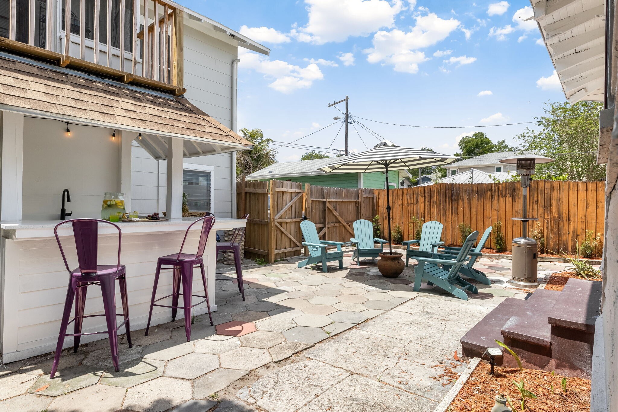 shared fenced in backyard - 618 7th Ave N