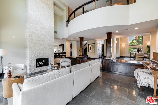 Building Photo - 11470 Dona Evita Dr