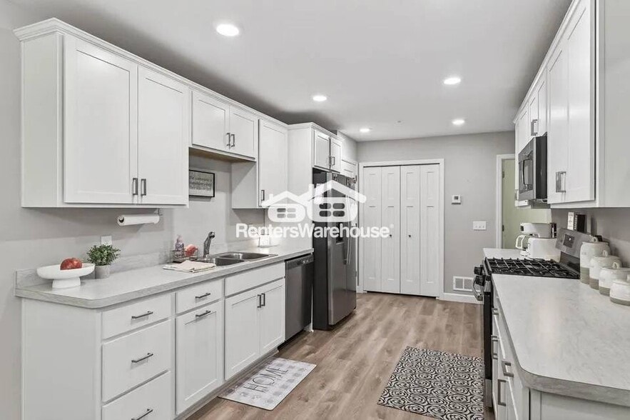 Building Photo - 25584 3rd St W
