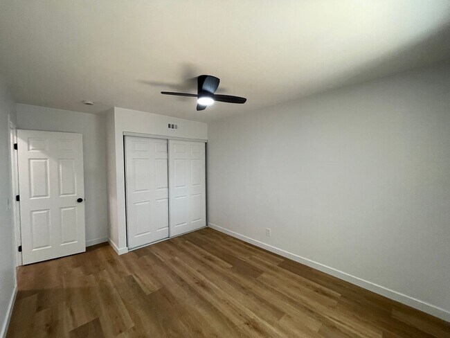Building Photo - Freshly Remodeled & Full of Charm on Banbury