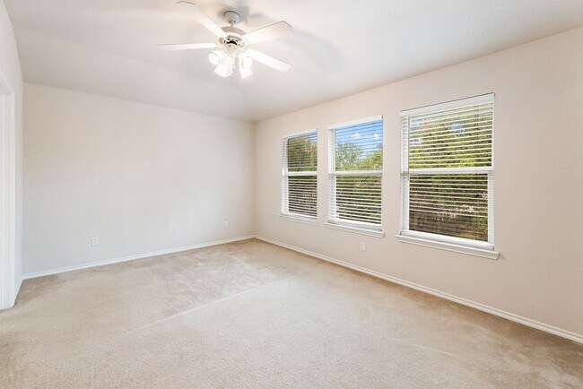 Building Photo - 3 Bedroom/2.5 Bath Villas at Canyon Golf S...
