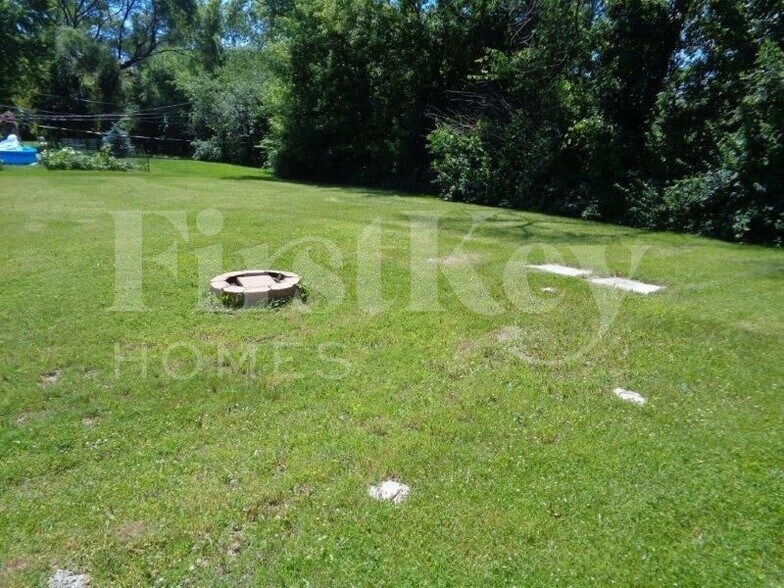 Building Photo - 28577 W High Rd