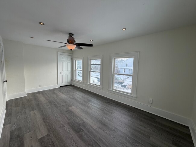 Building Photo - 111 E Eckman St