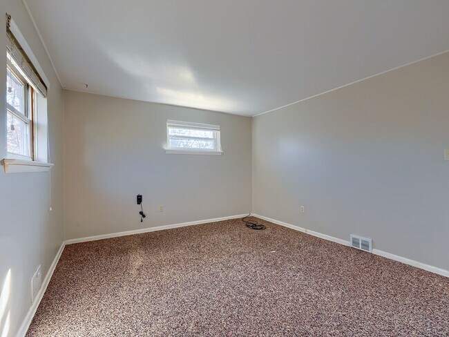 Building Photo - 3 Bedroom Ranch in Camp Hill