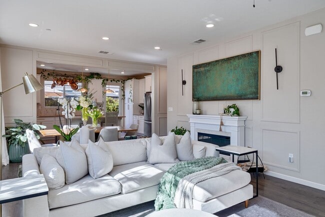 Building Photo - Designer Upgrades & Custom Touches in This Beautiful Rancho Cordova 3-Bedroom Home