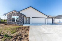 Building Photo - Open-Concept Modern 3 Bedroom, 3 bathroom house