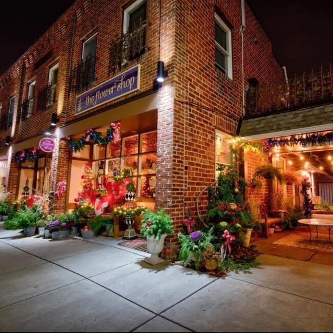 Primary Photo - 74 S Main St