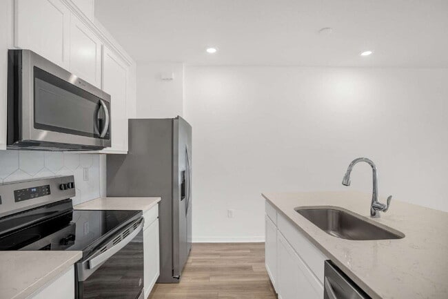 Building Photo - 11272 Blue Bay Dr