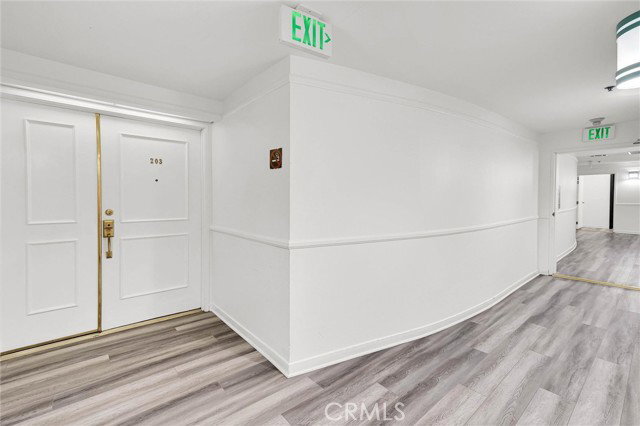 Building Photo - 1401 S Bentley Ave