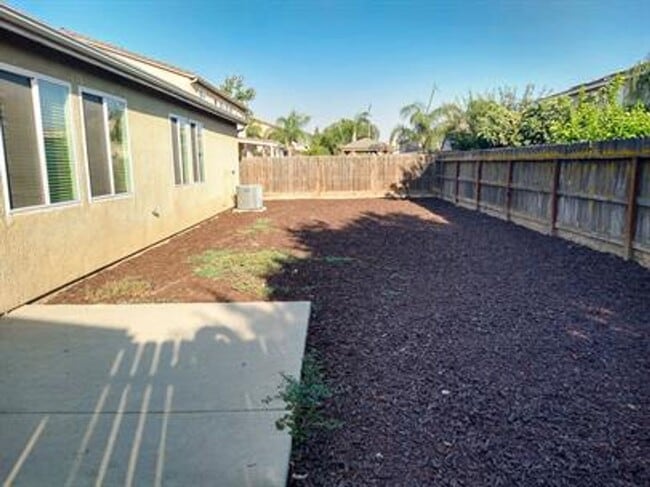 Building Photo - Welcome Home!!