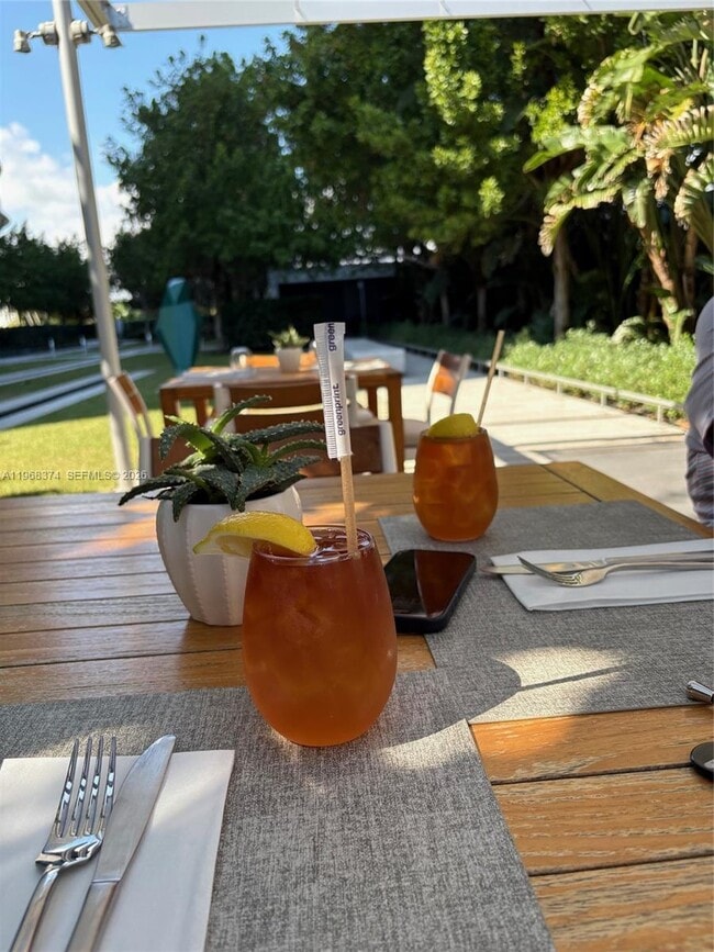 Building Photo - 8701 Collins Ave