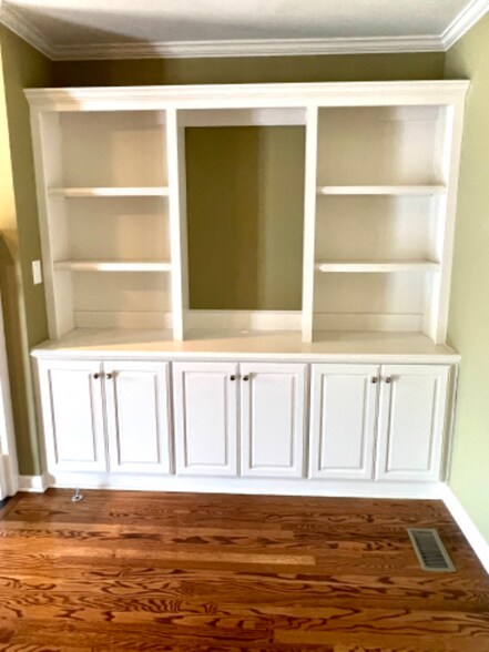 Building Photo - 103 Beacon St