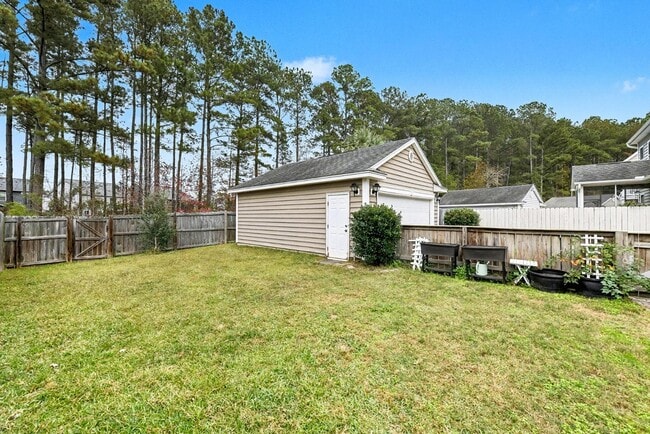 Building Photo - 230 Cameron St