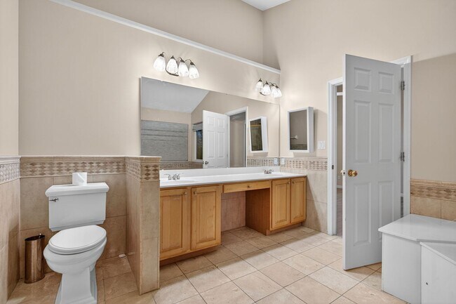 Building Photo - Stunning 4,166 Sq. Ft. Home in Westridge O...