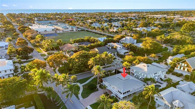 Building Photo - 877 7th St S