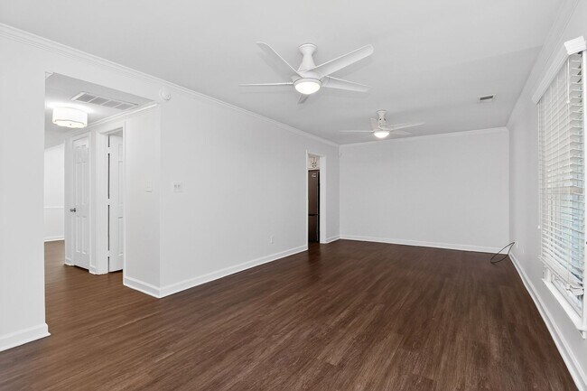 Building Photo - 1819 Sabrina Ct