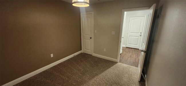 Building Photo - 104 Arrowhead Dr