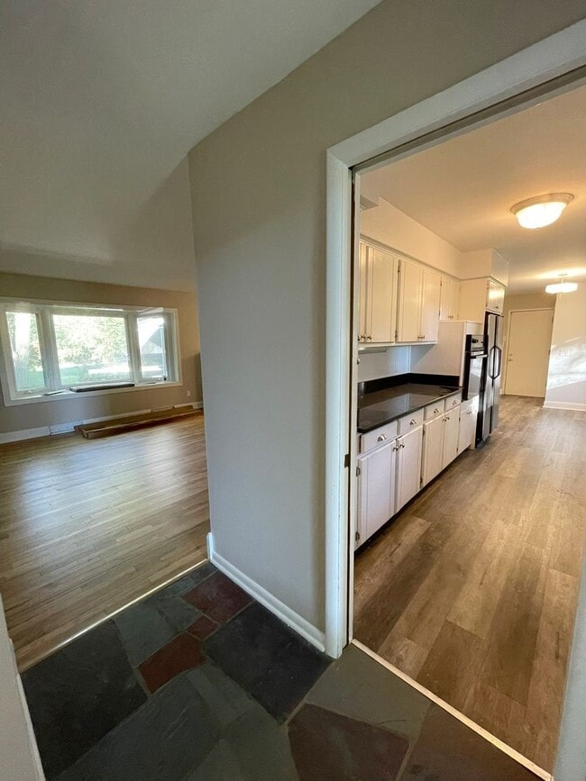 Building Photo - Beautiful Three Bedroom Home