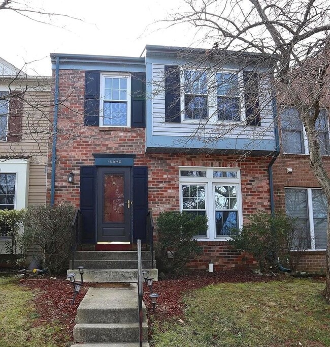 Building Photo - Fantastic 3 BR/2.5 BA Townhome minutes from Rio Lakefront. Ready Mid-May