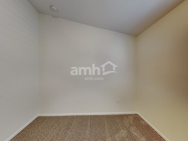 Building Photo - 7856 S Splinter Way