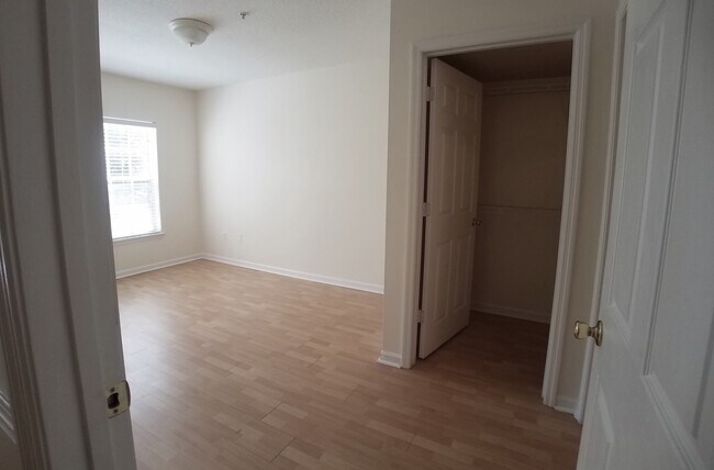 Building Photo - Beautiful 2/2 condo for rent next to Waterford Lakes Town Center and UCF