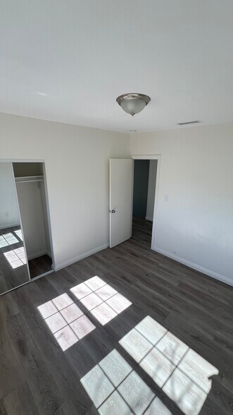room-3 - 2707 Fairmount St