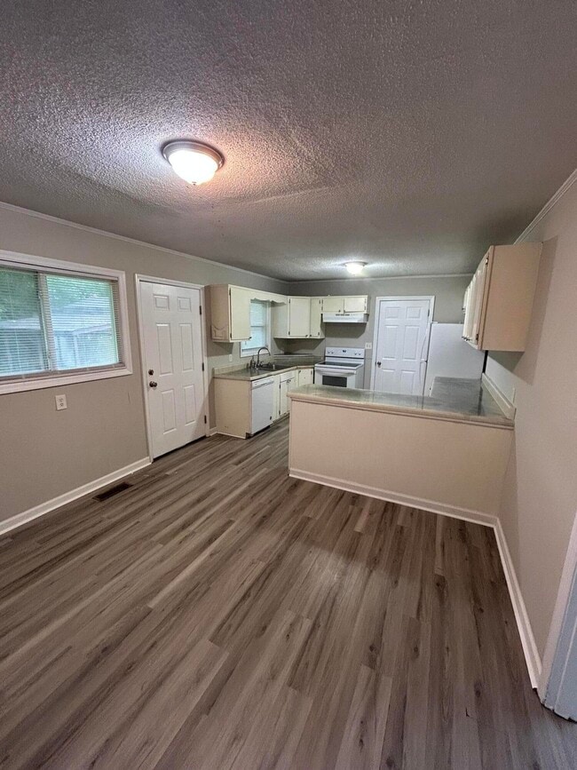 Building Photo - 1320 Parker Ave SW