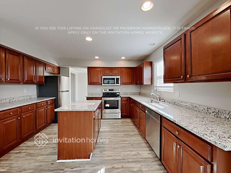 Building Photo - 10736 Darneal Dr