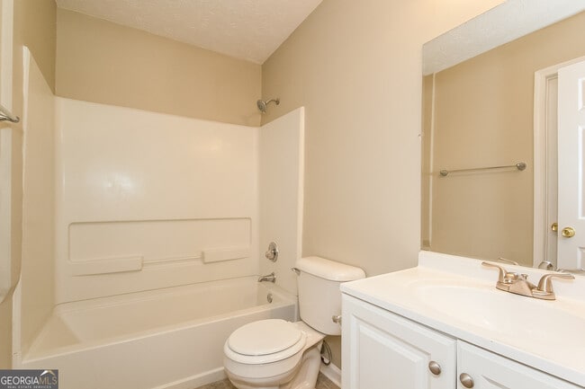 Building Photo - 5883 Old Wellborn Trce