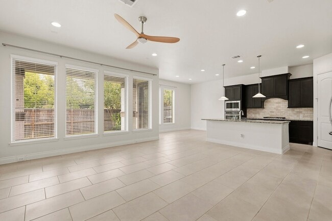 Building Photo - 9527 Scanlan Heights Ln