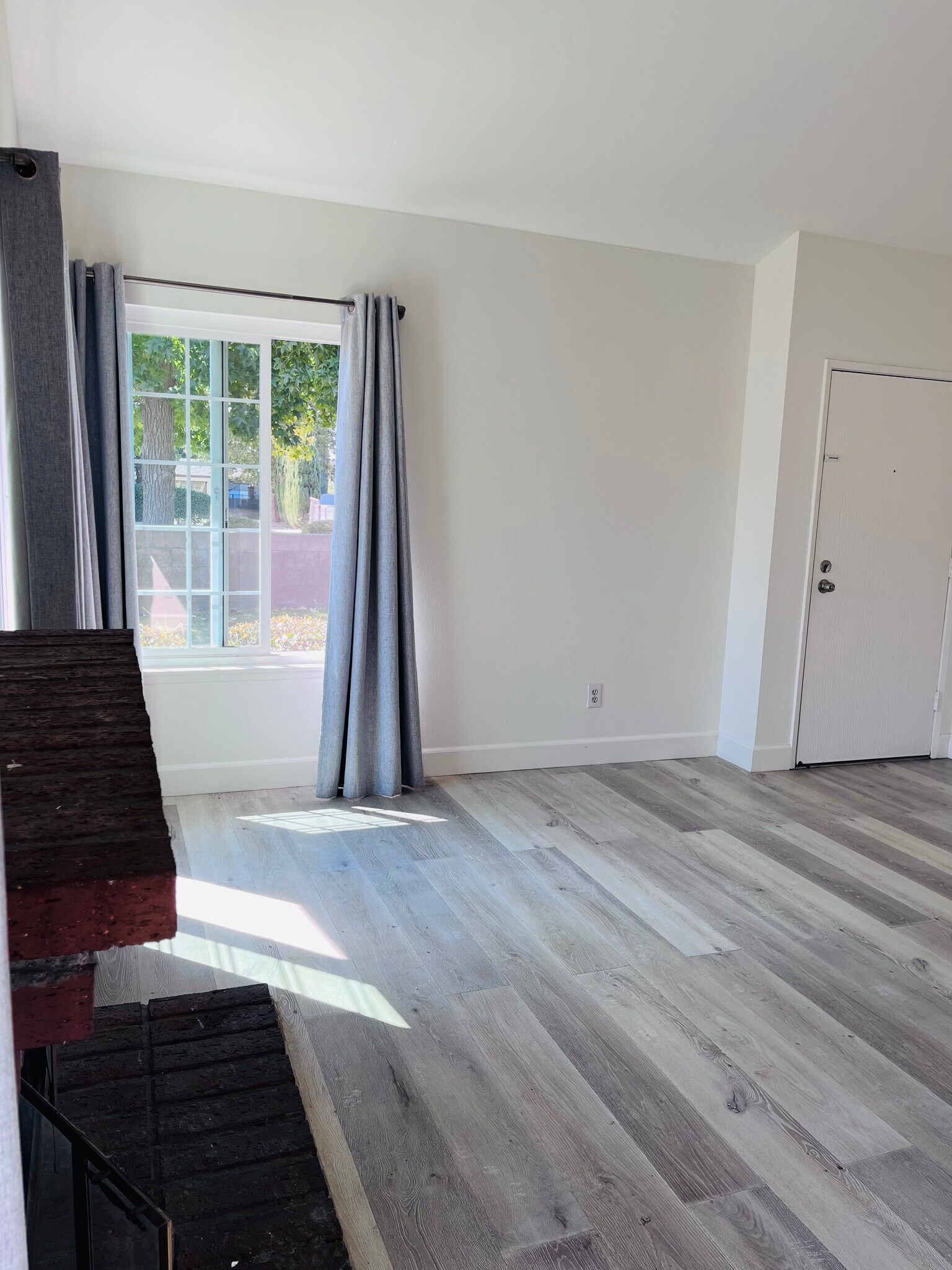 Building Photo - 10823 Mountain View Ave