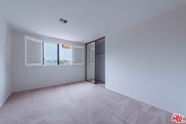 Building Photo - 27821 Via Amistosa
