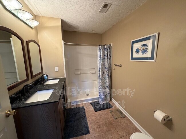 Building Photo - 203 Sturbridge Dr