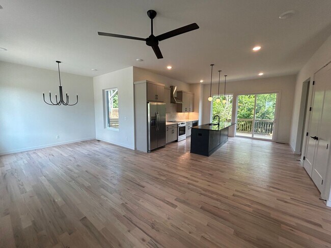 Building Photo - Amazing New Construction in North Nashville!
