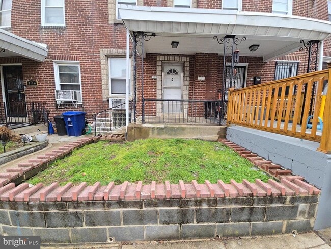 Building Photo - 158 Rosemar St